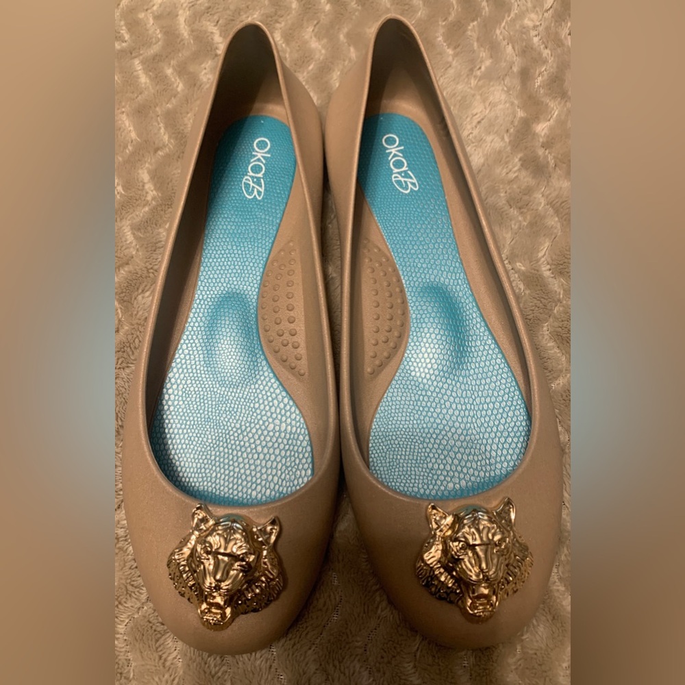 Oka-B Gold Tiger US11 Beige No stains or rips/scratches In Great Condition